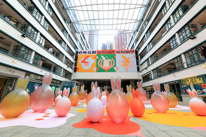 新年打卡好去處2023｜7大商場新春佈置﹕不倒翁兔子、月兔IG濾鏡、花藝庭園、摺紙福兔藝術裝置、錦鯉主題佈置