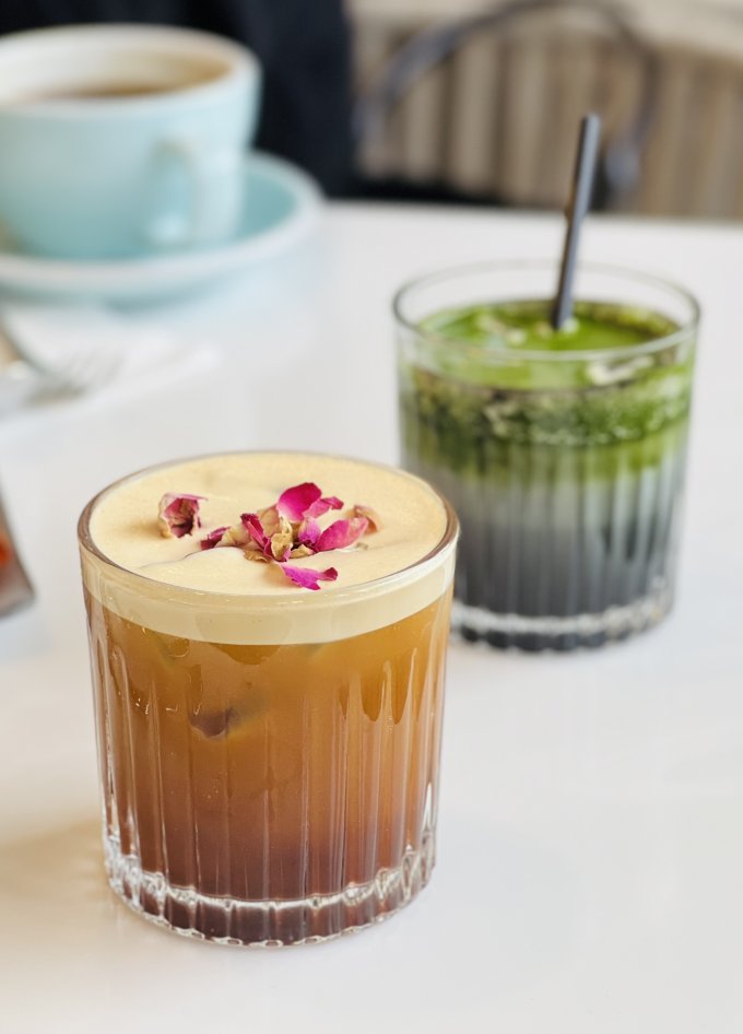 MIRROR成員Jer做老闆！啟德新餐廳「根Root Cafe」必食巴期克芋泥芝士蛋糕、仙人掌甜品、午夜抹茶等打卡美食推介