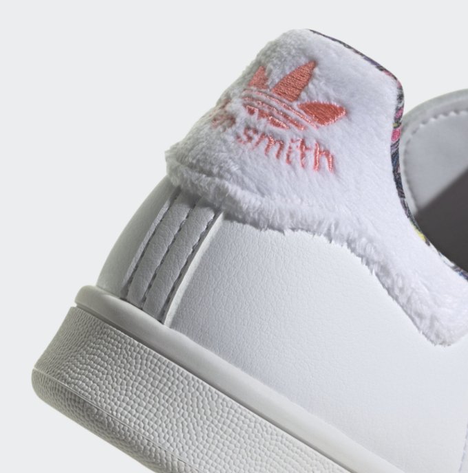 去台灣必買！Adidas聯乘Hello Kitty推出超可愛Stan Smith波鞋