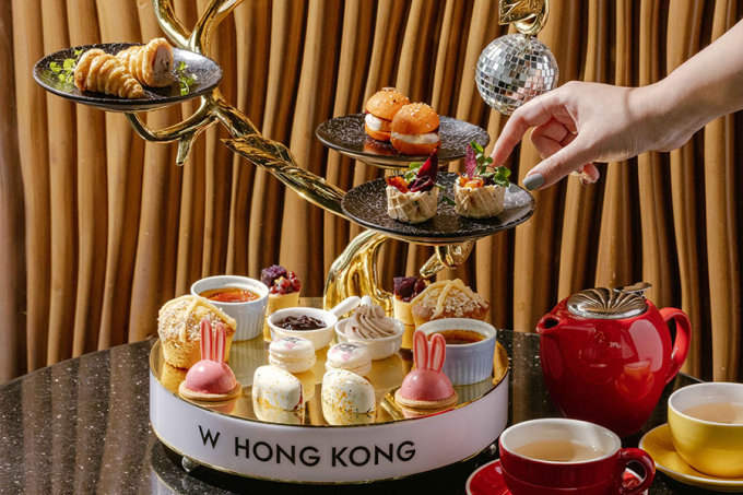 復活節香港好去處2023｜下午茶推薦﹕W酒店Woobar復活節打卡tea set！兔子士多啤梨蛋糕