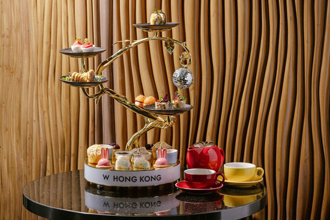 復活節香港好去處2023｜下午茶推薦﹕W酒店Woobar復活節打卡tea set！兔子士多啤梨蛋糕