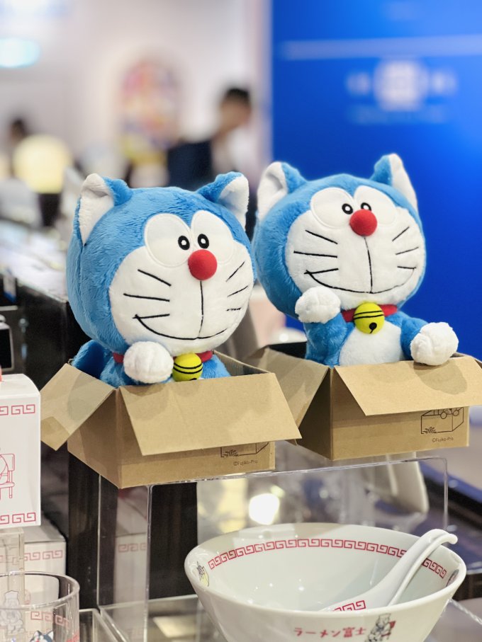 多啦A夢登陸銅鑼灣時代廣場！必買豆沙包首飾包、貓耳多啦A夢公仔、隨意門相框等日本直送週邊