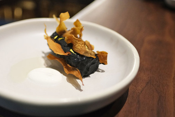 上環餐廳及美食推薦2023｜蘇杭街SUIT西日料理fusion菜！香煎乳鴿慢煮再炭燒超嫩滑！