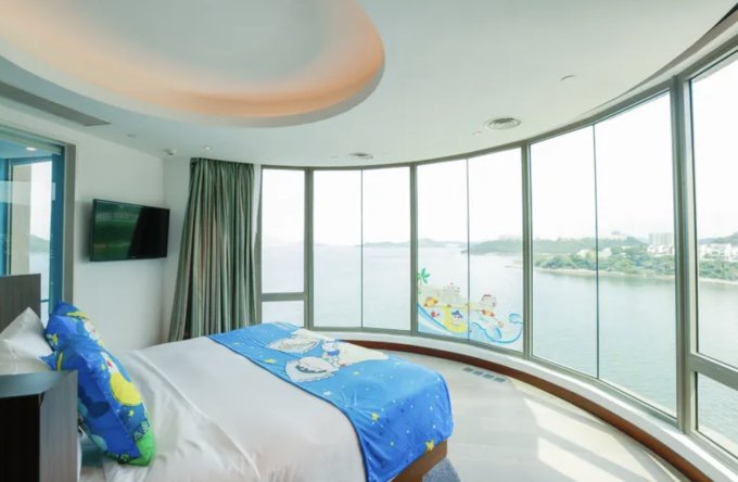 2023夏日Staycation推介！蠟筆小新 X 香港愉景灣酒店聯乘推出夏日住宿計劃包住宿＋小新主題下午茶＋紀念品等人均$1000起