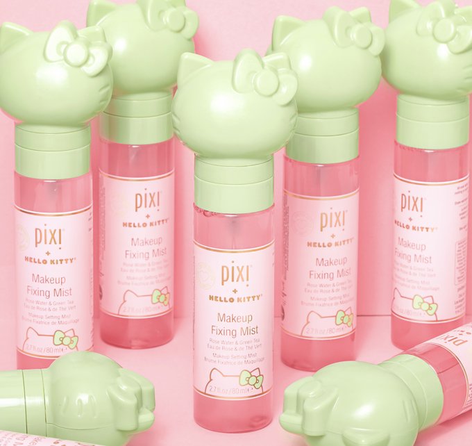 超可愛 Hello Kitty X PIXI 聯名系列！Hello Kitty造型定妝噴霧、壓紋9色眼影盤、胭脂等限量版化妝護膚品