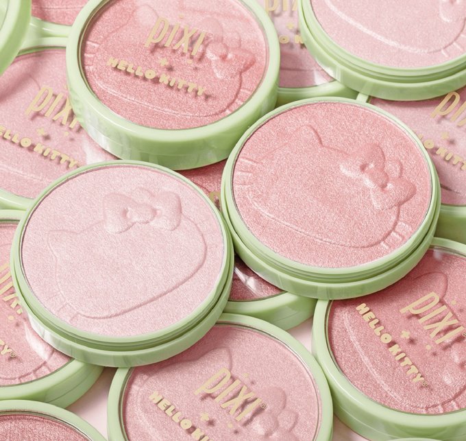超可愛 Hello Kitty X PIXI 聯名系列！Hello Kitty造型定妝噴霧、壓紋9色眼影盤、胭脂等限量版化妝護膚品
