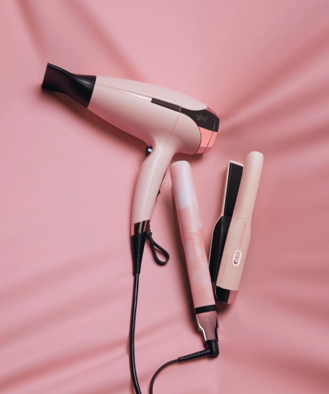 ghd推出超夢幻粉紅色雲石款造型夾！以柔和的蜜桃淡粉色為主調、首次推出限量版無線智能造型夾入手（附網購連結）