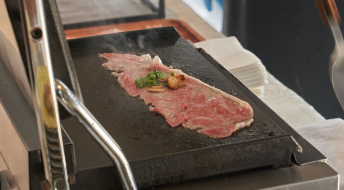 銅鑼灣自助餐推介｜任食日本三大和牛！松阪和牛、神戶和牛壽喜燒、米沢和牛鐵板燒等美食＋4人同行壽星免費