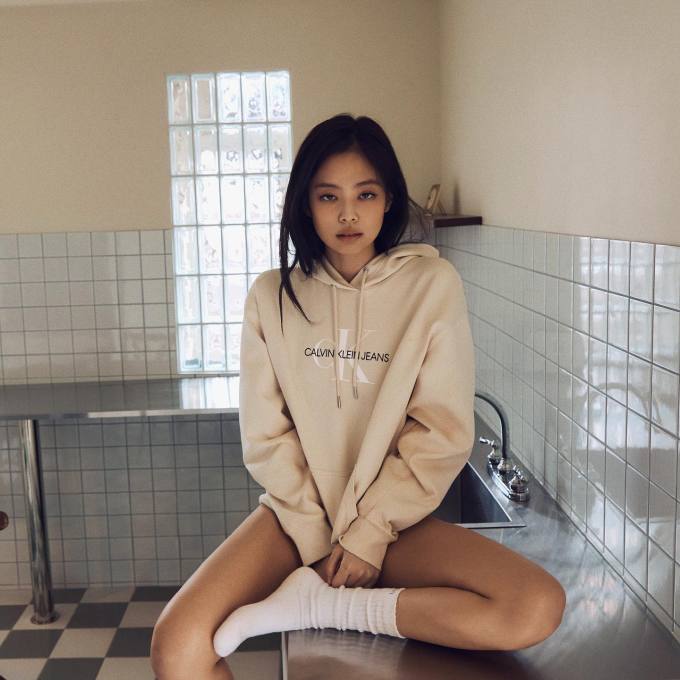 Calvin Klein 官網大減價！低至半價入手Blackpink Jennie同款、LE SSERAFIM KAZUHA同款＋送CK運動索繩背包或CK Jeans運動收納包