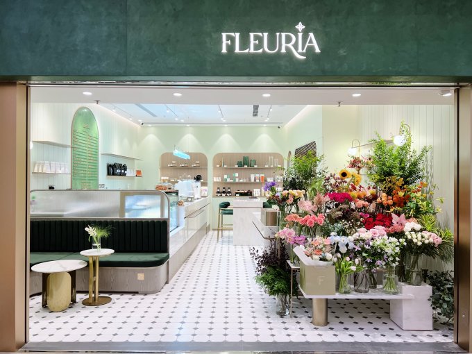 金鐘Cafe推介｜Fleuria 結合花藝與咖啡！超美玫瑰花瓣「Ombre Rose」、紅莓慕絲開心果蛋糕等每日新鮮供應甜品