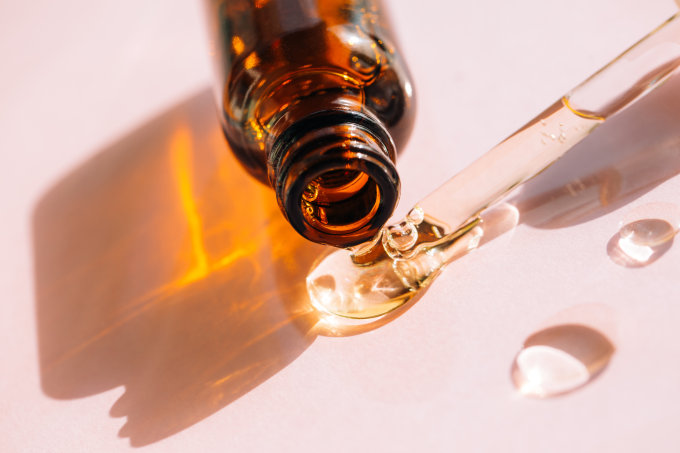 16款保濕精華推薦！邊隻好用？秋冬轉季日常保濕貼士｜滋潤又有效保濕精華液介紹