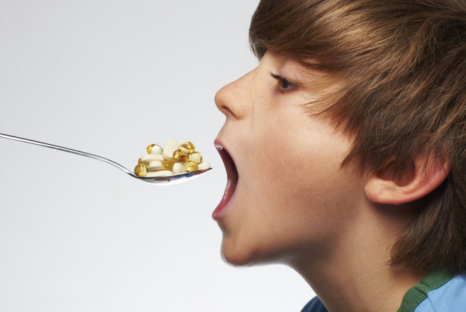 兒童綜合維他命推薦2025｜孩子幾歲開始吃維他命？必看15款兒童綜合維他命評價與功效