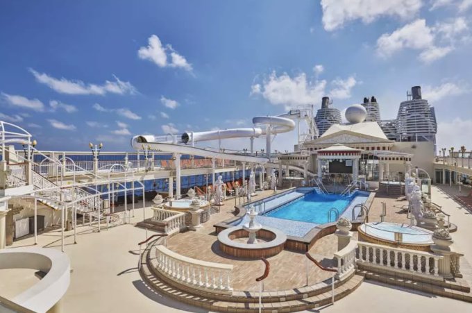 遊輪旅行指南2025｜郵輪旅遊推薦行程及郵輪旅遊費用全攻略！附搭乘郵輪注意事項