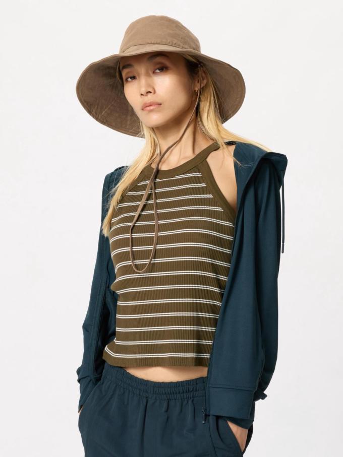 漁夫帽穿搭女生2025｜漁夫帽穿搭夏天必學4大技巧！打造清爽夏日氛圍感