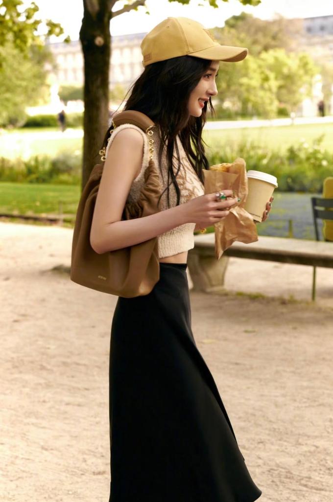 LOEWE手袋推薦2025｜10款人氣LOEWE袋款一次看清！LOEWE flamenco/cubi/gate/goya