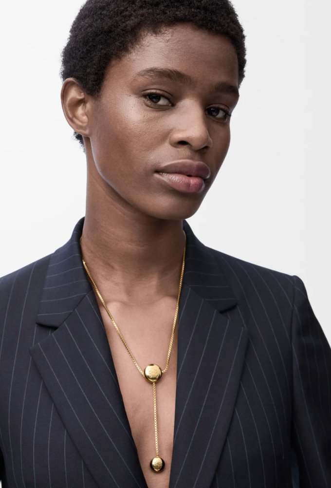 LOEWE頸鏈推薦2025｜10款LOEWE頸鏈入門推介！極簡設計都能戴出精品時髦感