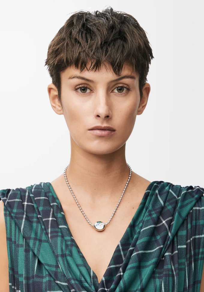 LOEWE頸鏈推薦2025｜10款LOEWE頸鏈入門推介！極簡設計都能戴出精品時髦感