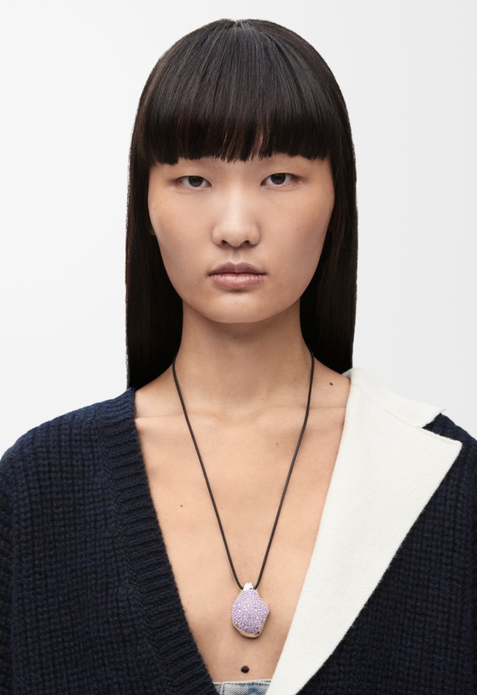 LOEWE頸鏈推薦2025｜10款LOEWE頸鏈入門推介！極簡設計都能戴出精品時髦感