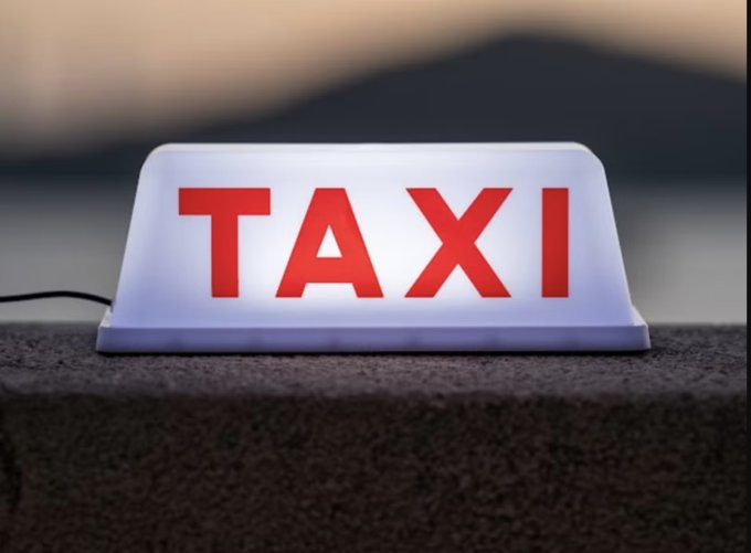 香港特色手信2025｜10款外國人喜歡的香港手信推介！港式奶茶膽/小巴牌鑰匙圈/微縮食玩