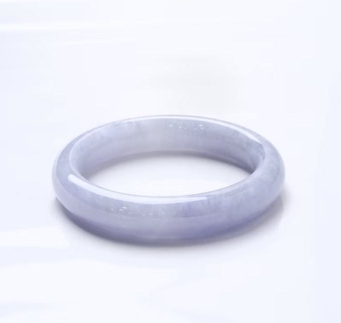 玉手鐲推薦2025｜10款和田玉/紫羅蘭/翡翠鐲精選清單！附玉鐲功效/戴法/價錢攻略