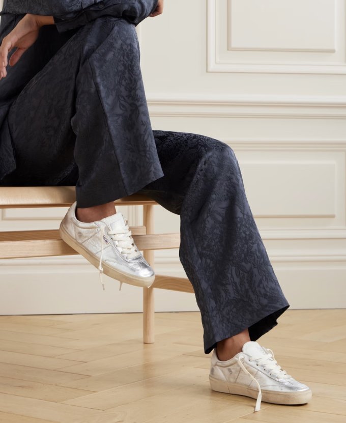 銀色波鞋2025｜10款大熱未來感銀色運動鞋推薦！Adidas/PUMA/Nike銀色運動鞋精選清單