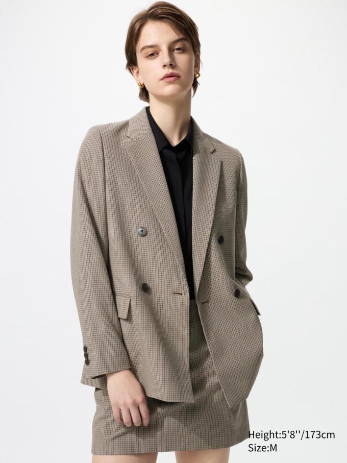 女西裝外套穿搭攻略2025｜10款灰色/卡其色/全黑西裝褸推薦！上班、約會到派對都能輕鬆駕馭