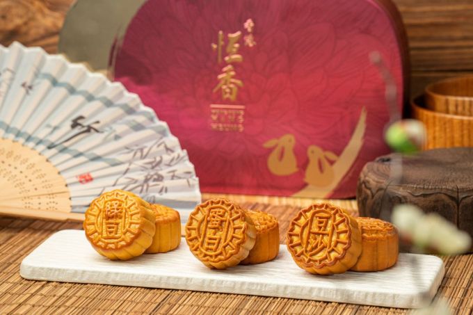 中秋月餅推薦2025｜香港35款人氣介紹+月餅價錢！酒店傳統月餅/陳皮紅豆/奶黄/開心果/黑刺榴槤冰皮月餅全收錄