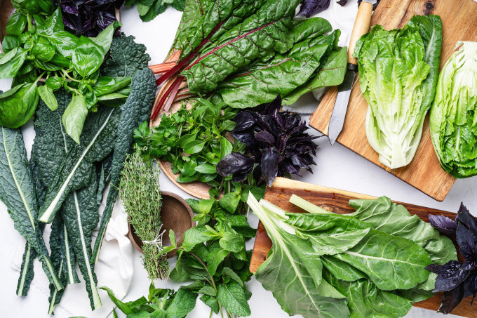 葉綠素保健食品推薦2025｜葉黃素葉綠素差別是甚麼？葉綠素功效/副作用/攝取量一文看